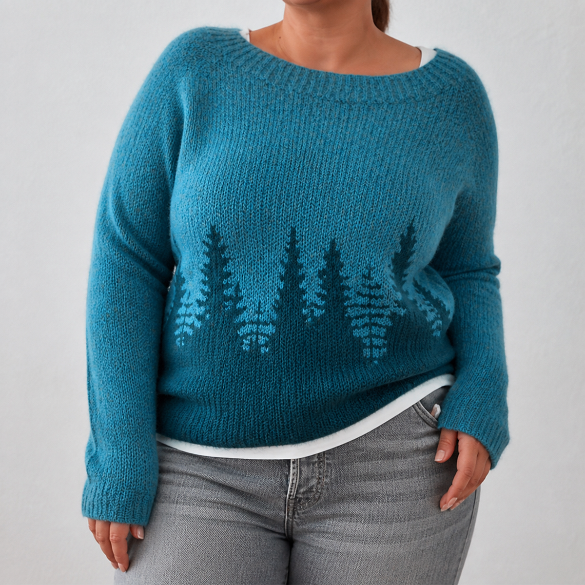 Nevaeh - Retro Scandinavian knitted sweater - Plus size model