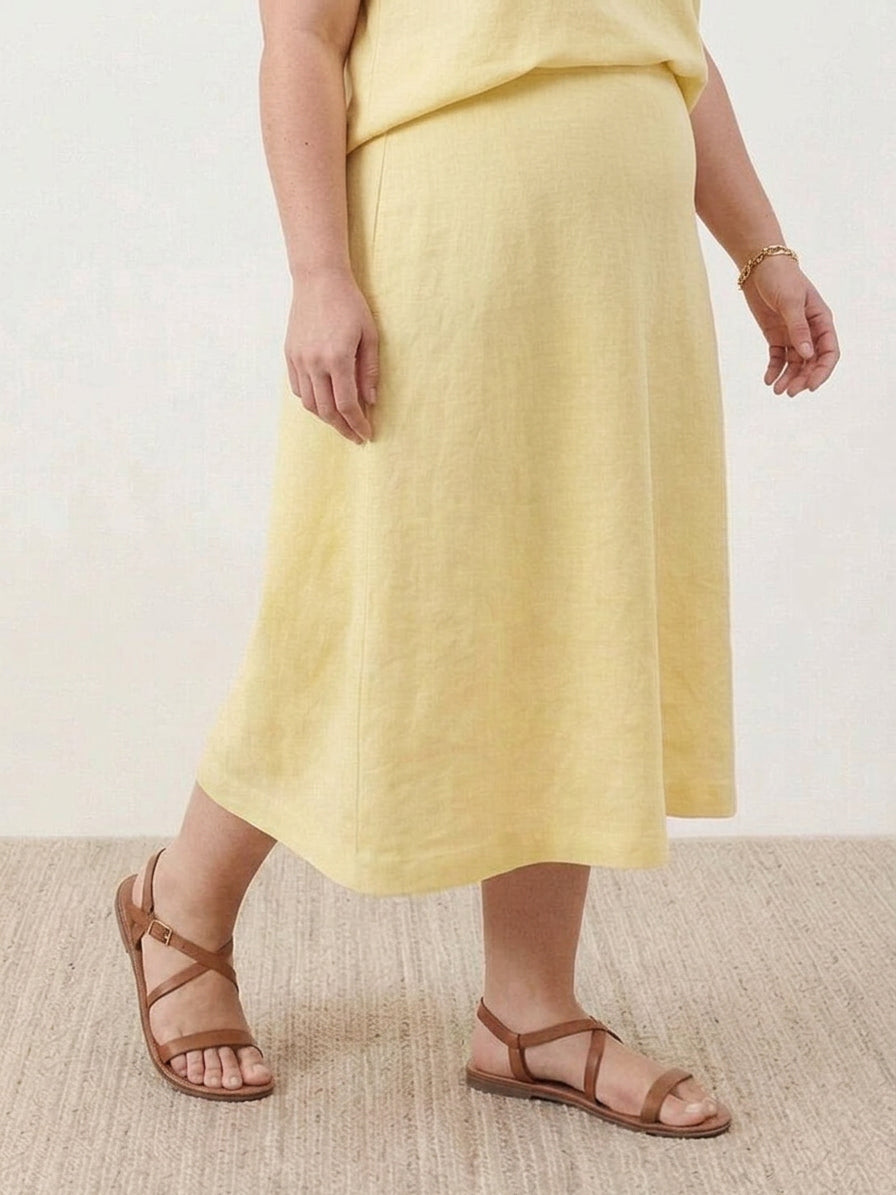 Ella - Cotton Linen Sleeveless Dress - Plus size model