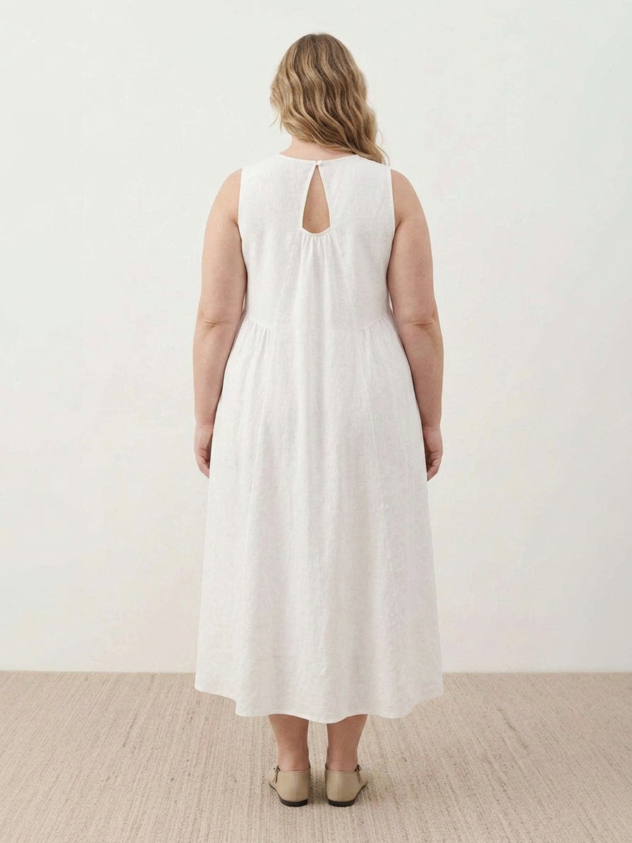 Addison - Cotton Linen Midi Dress - Plus size model