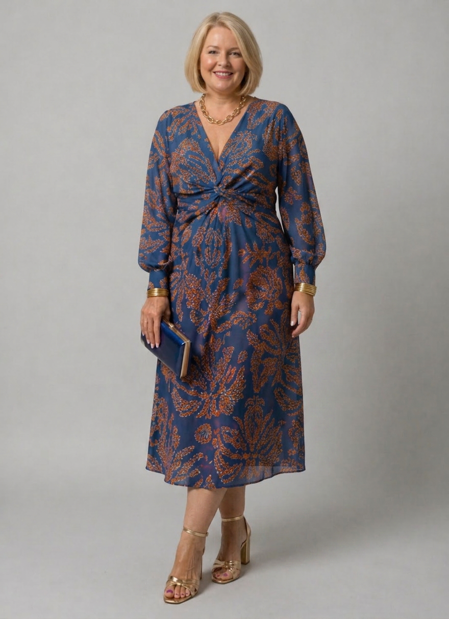Stella & Grace™ | Floral print Dress - Plus size model
