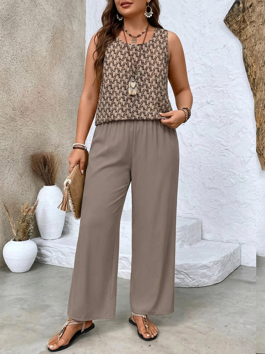 Jocelyn - Elegant Summer Set - Plus size model