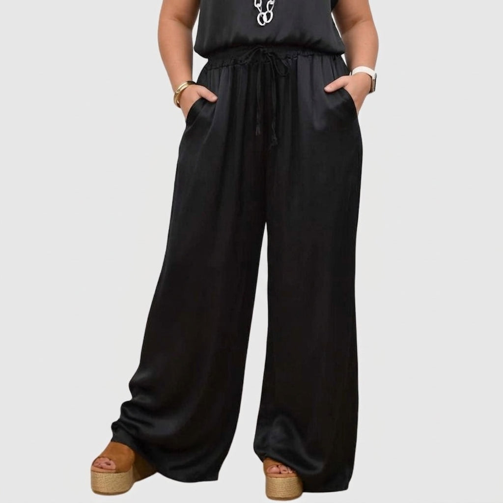 Kayla™ | Elegant Two-Piece Set - Plus size model