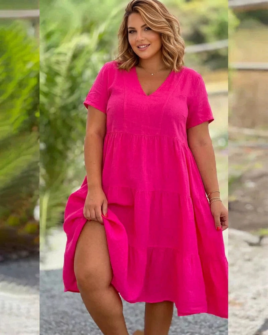 Bexley - Casual Summer V-neck Dress - Plus size model