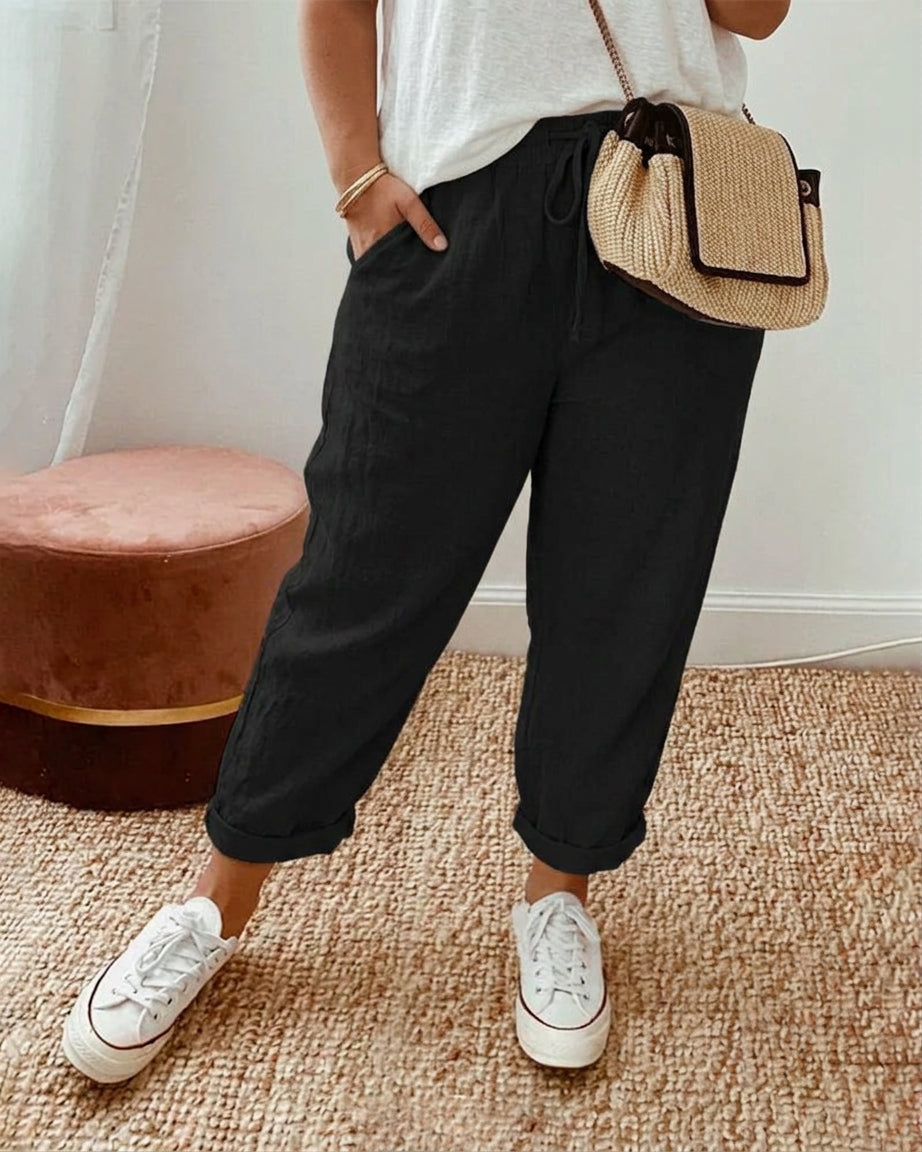 Lucie™ — Fluid Pants in Cotton and Linen Blend - Plus size model
