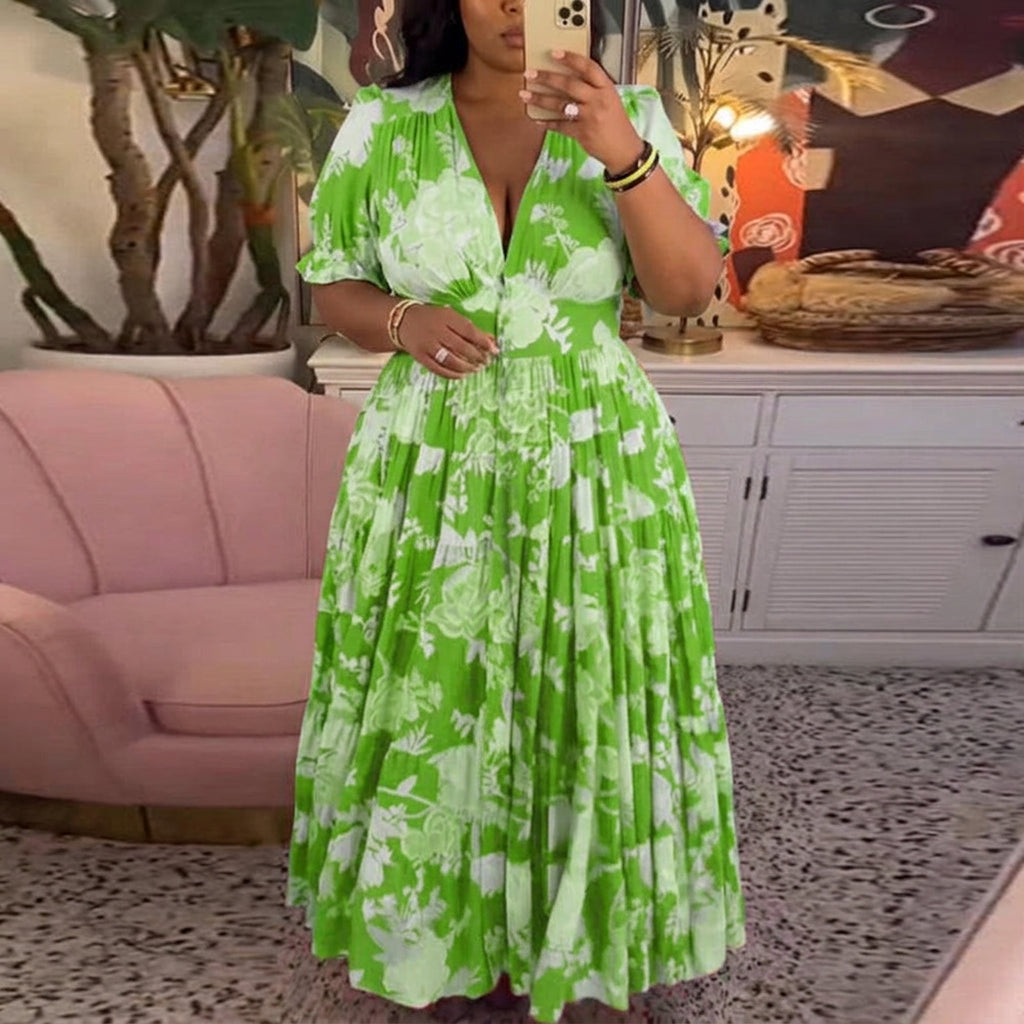 Elara | Floral Maxi Dress - Plus size model