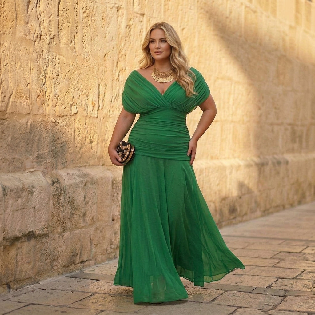 Sienna | Elegant Green Dress - Plus size model