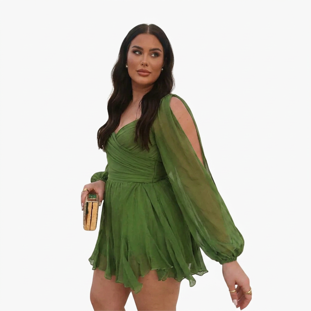 Rosie | Mini Dress with Balloon Sleeves - Plus size model