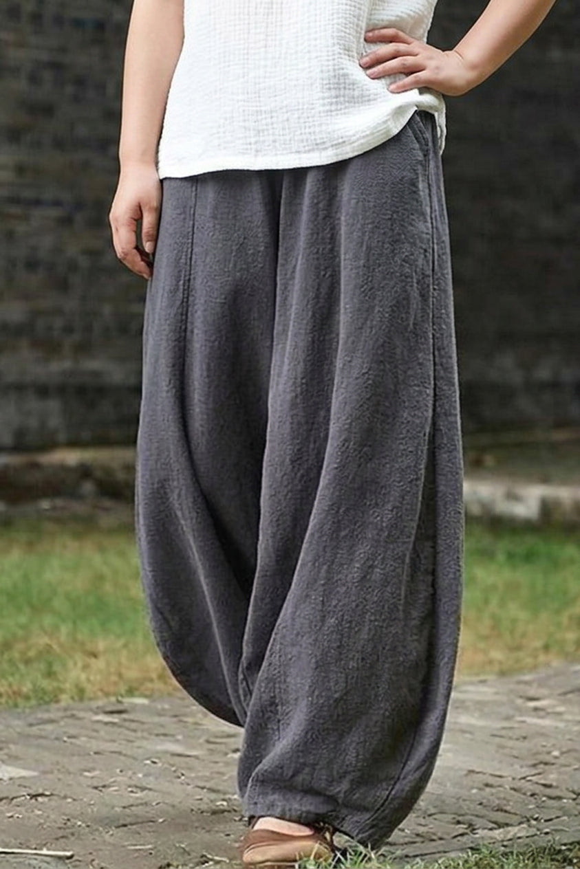 Maggie's Comfort Lantern Pants: Uncomplicated elegance - Plus size model