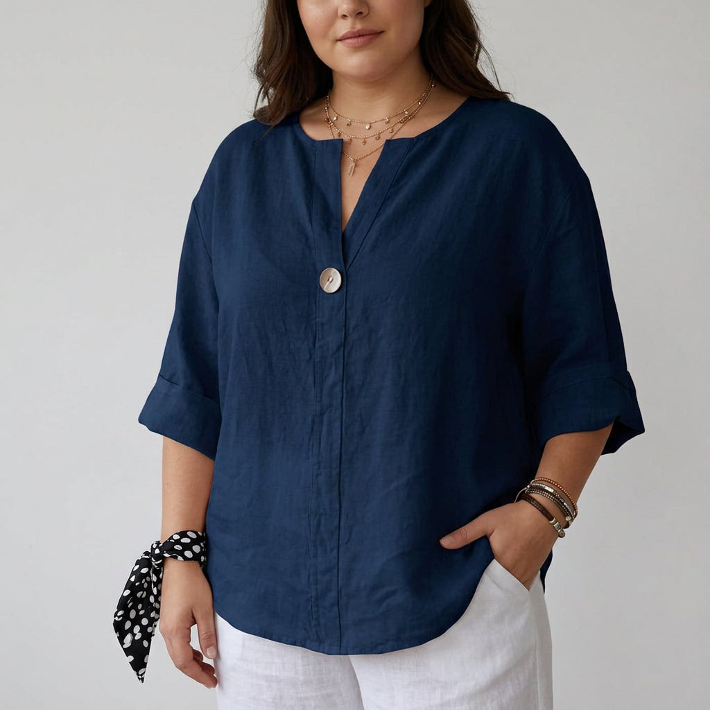 Valentina™ | Elegant Blouse - Plus size model