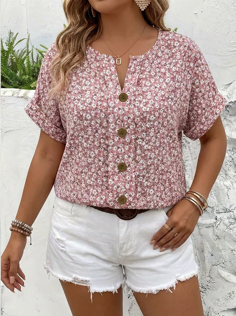 Verna | Chic Floral Print Blouse - Plus size model