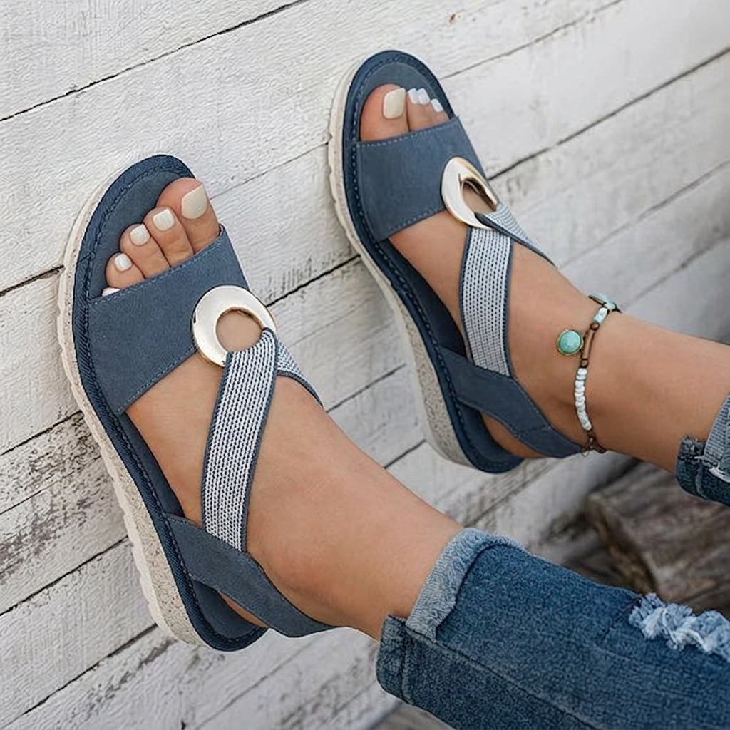 Zéphiriane | Elegant Adjustable Support Sandals - Plus size model