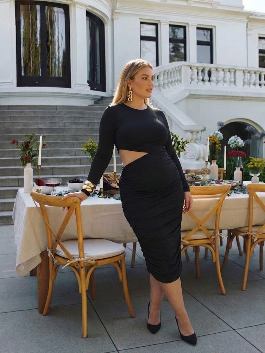 Nerine | Midi Dress with Side Cut and Long Sleeves - Plus size model