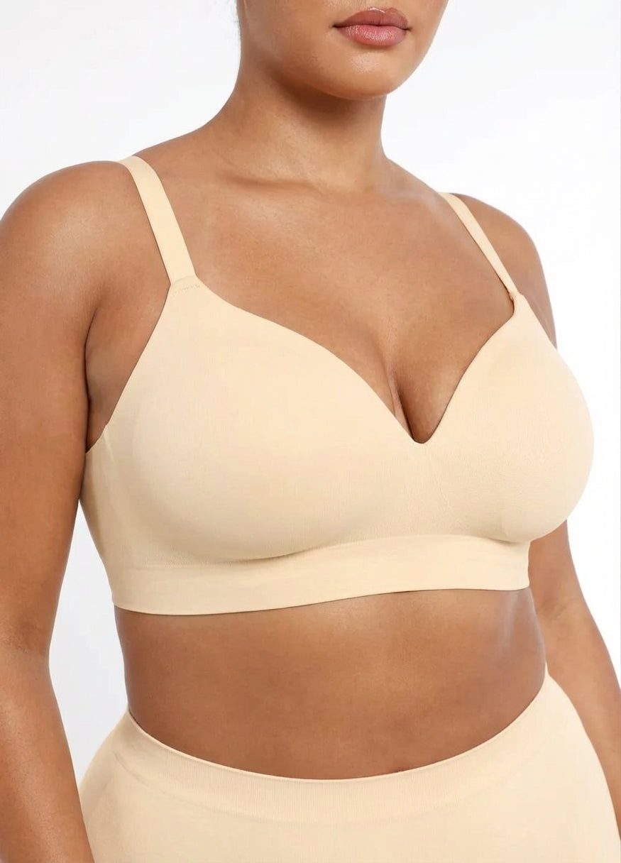 Shaping Bra Without Underwire - Plus size model