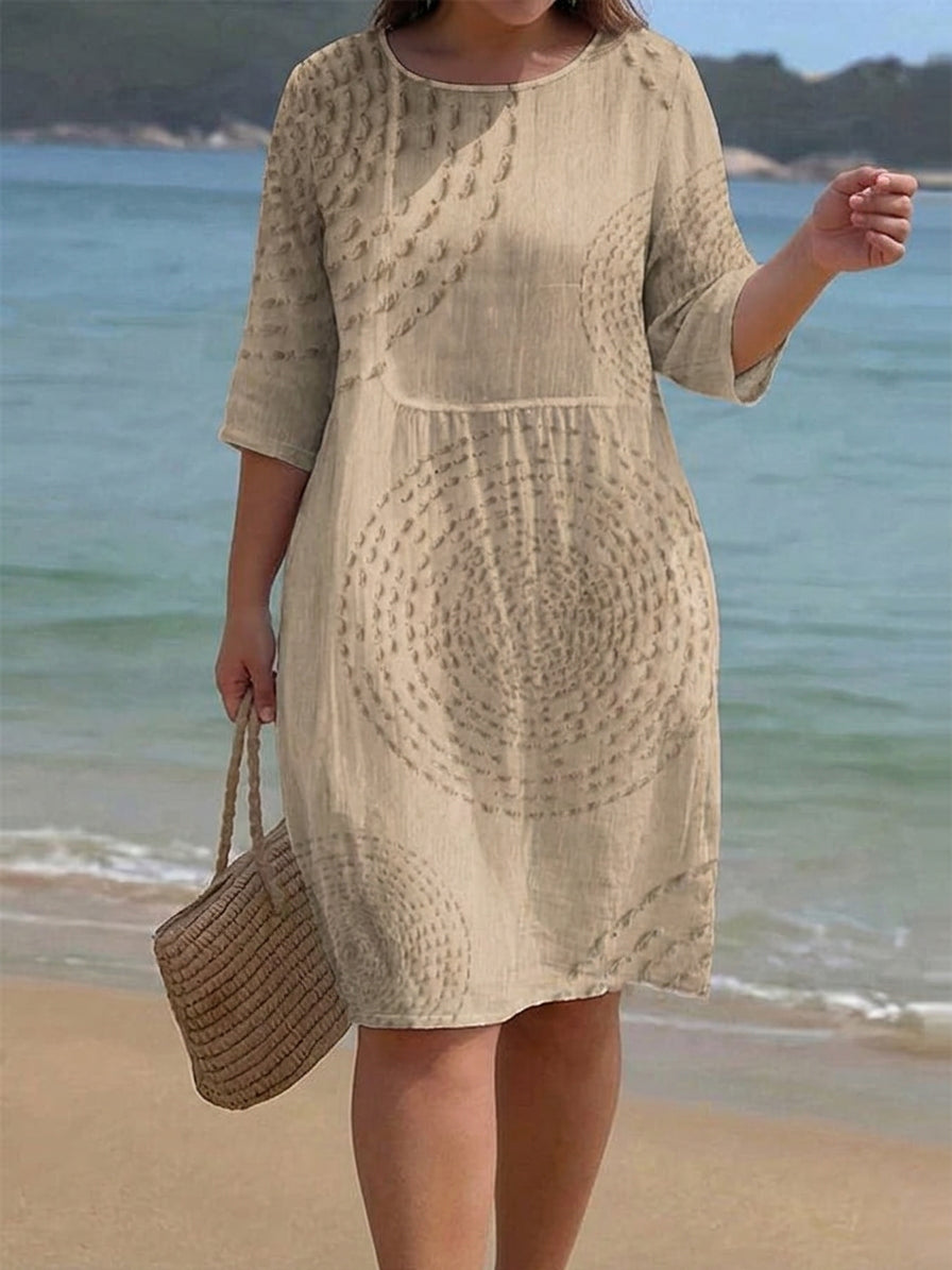 Ophelia - Elegant Casual Dress - Plus size model