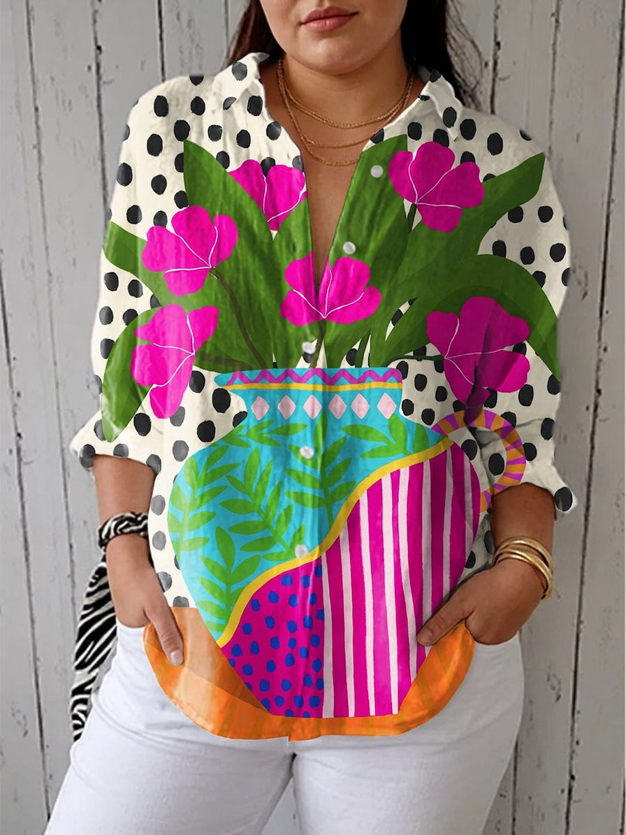 Diana – Floral Graphic Blouse - Plus size model