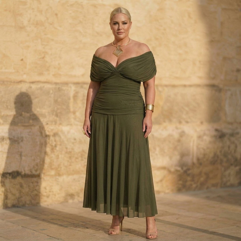 Jade | Elegant Green Dress - Plus size model