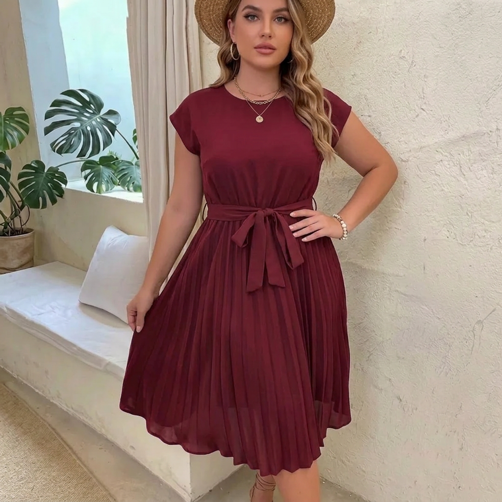 Chiara | Casual Summer Midi Dress - Plus size model
