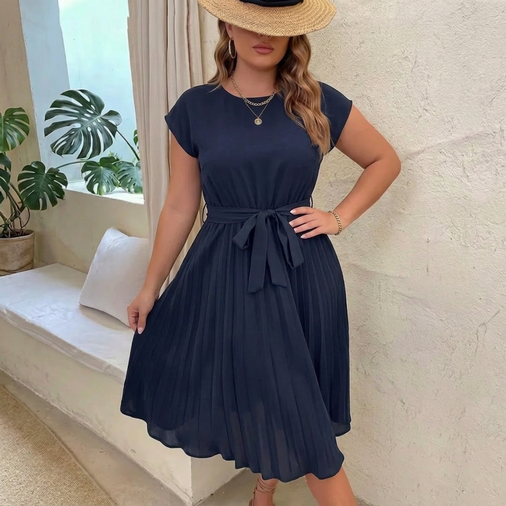 Chiara | Casual Summer Midi Dress - Plus size model
