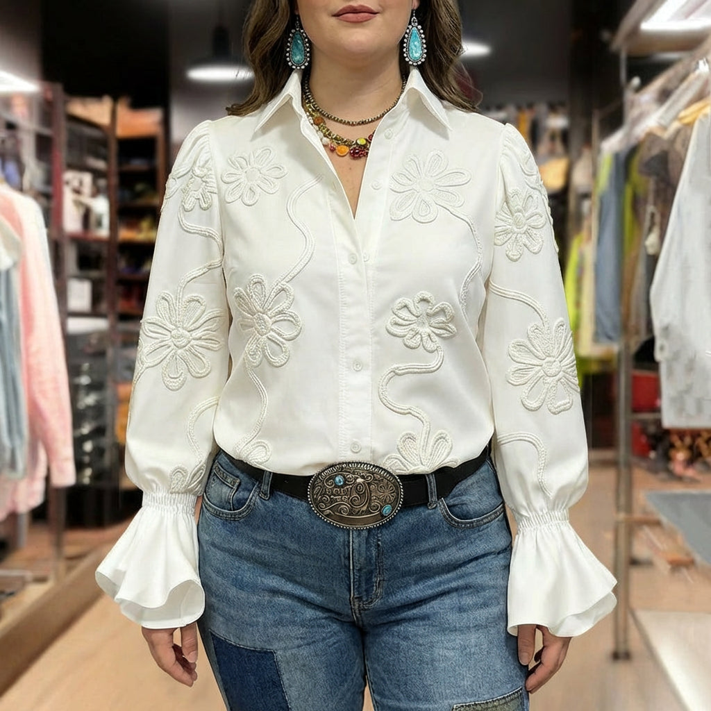 Casual Floral Print Shirt - Plus size model