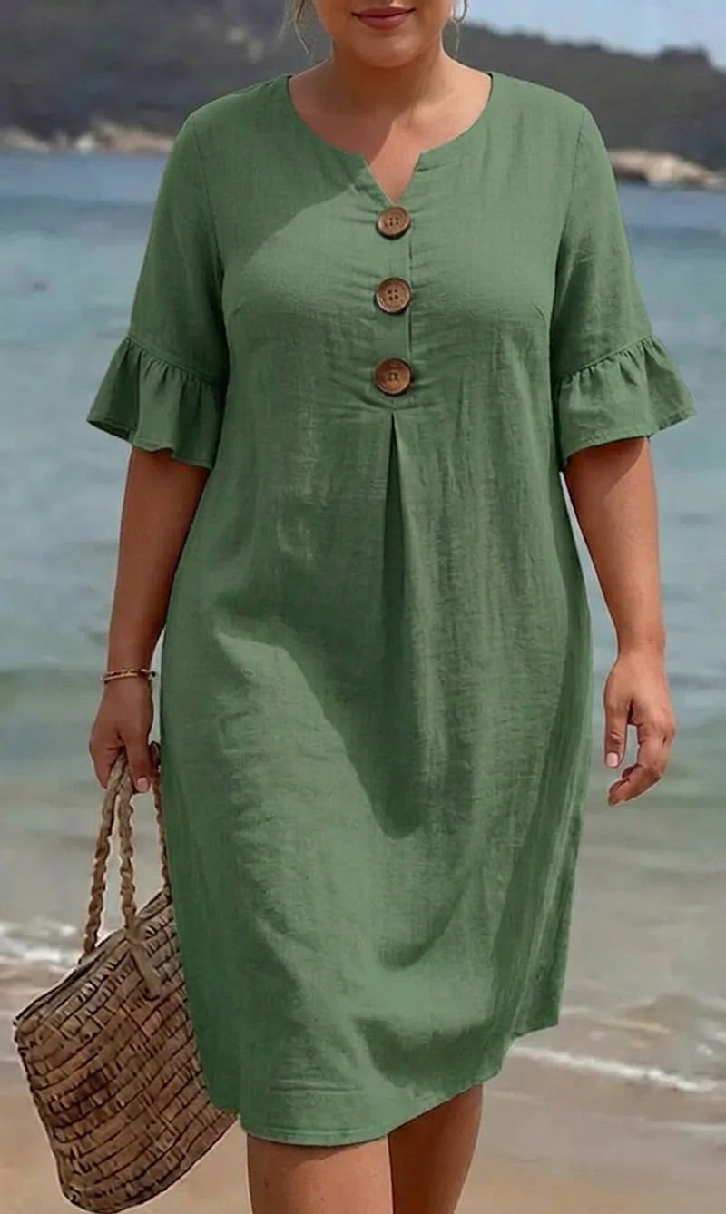 Sienna - Elegant Casual Dress - Plus size model