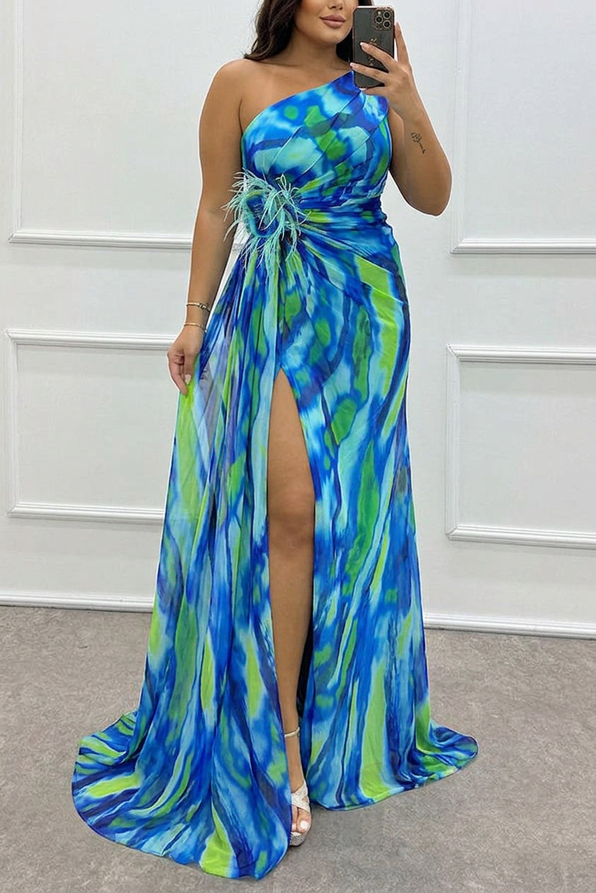 Claudia - Off-the-shoulder maxi dress with watercolor print, feather roses & slit - Plus size model