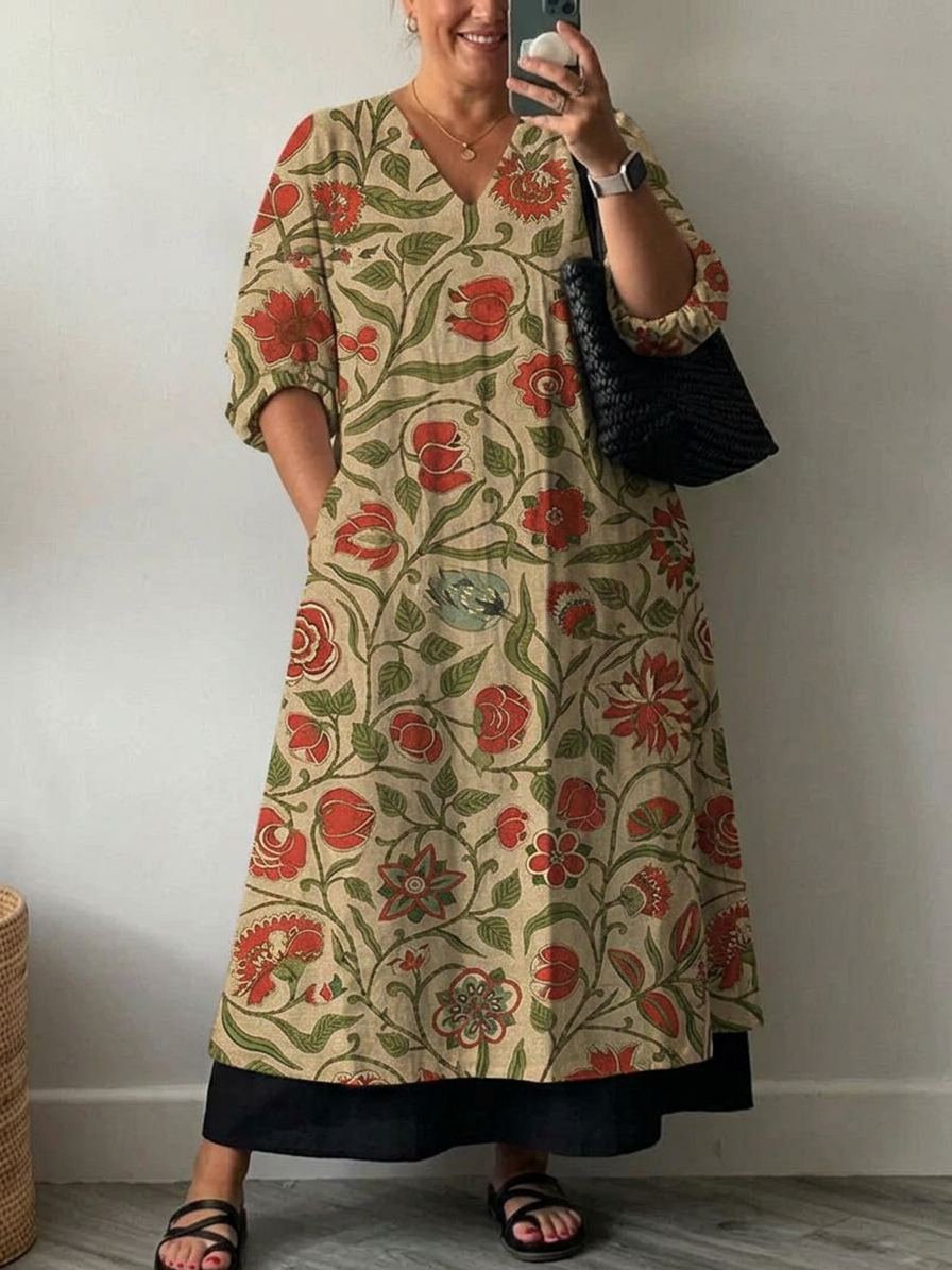 Elegant Dress with Tati Print - Plus size model