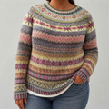Loretta - Retro Scandinavian knitted sweater - Plus size model