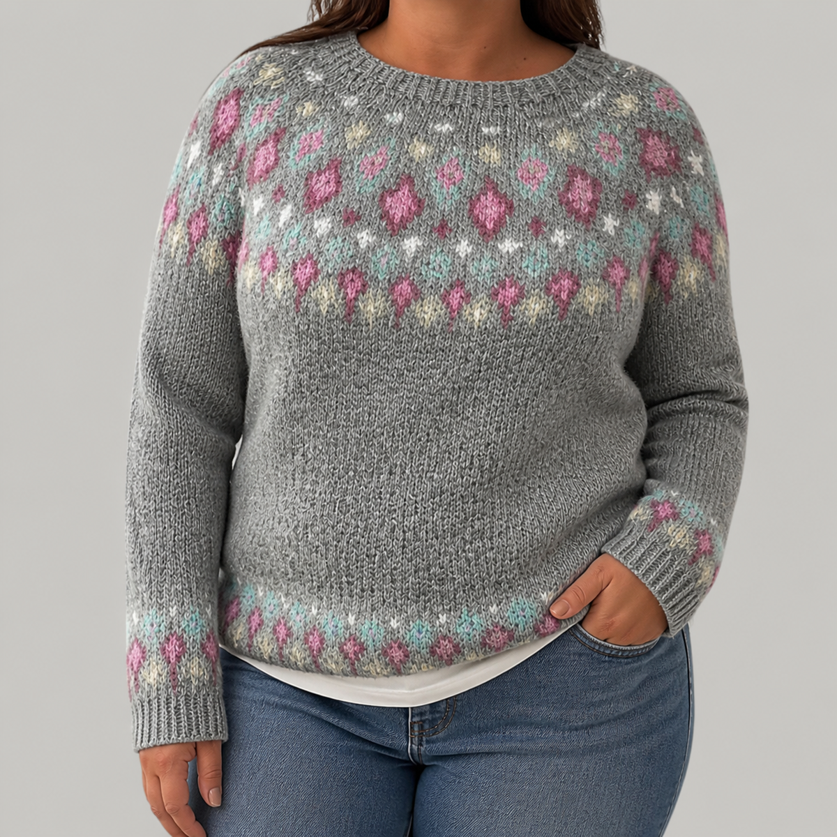Jocelyn - Retro Scandinavian knitted sweater - Plus size model