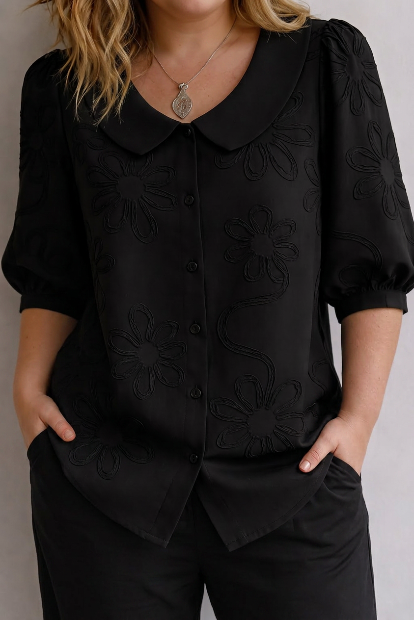 Morwenna | Floral Blouse - Plus size model