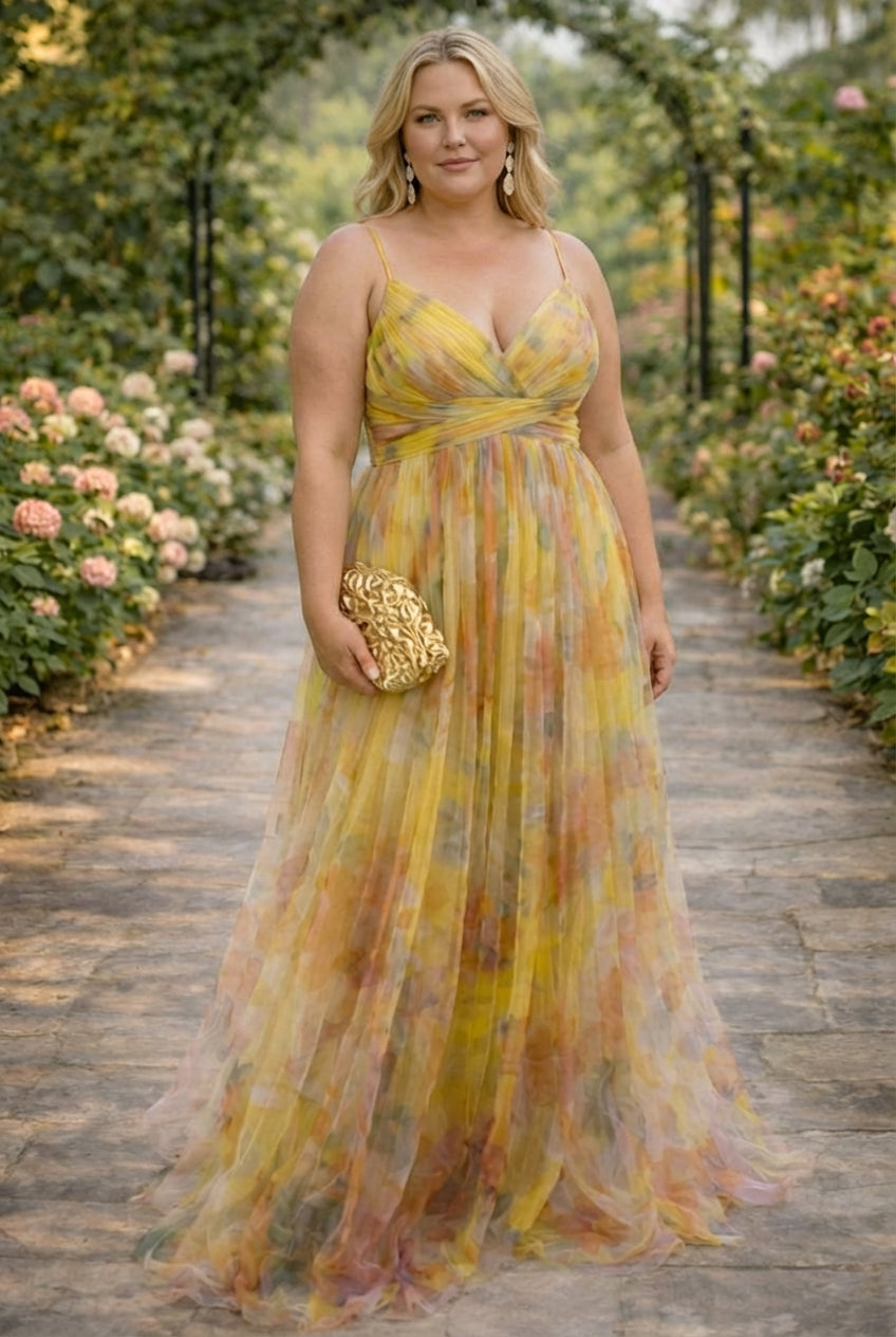 Giselle | Floral Maxi Dress - Plus size model