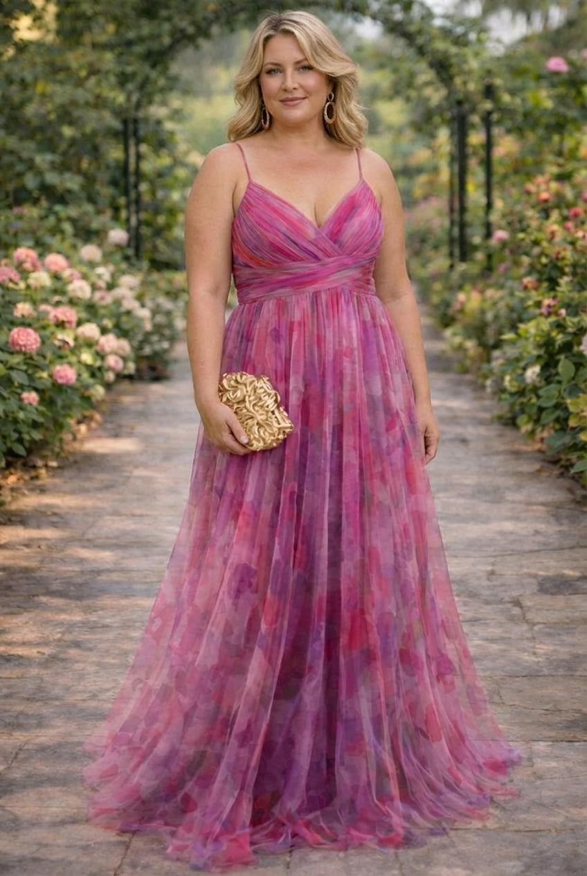 Giselle | Floral Maxi Dress - Plus size model