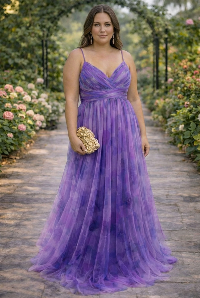 Giselle | Floral Maxi Dress - Plus size model