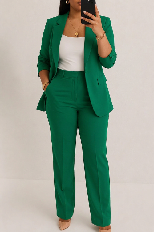 Alana - Timeless Tailored Set - Plus size model