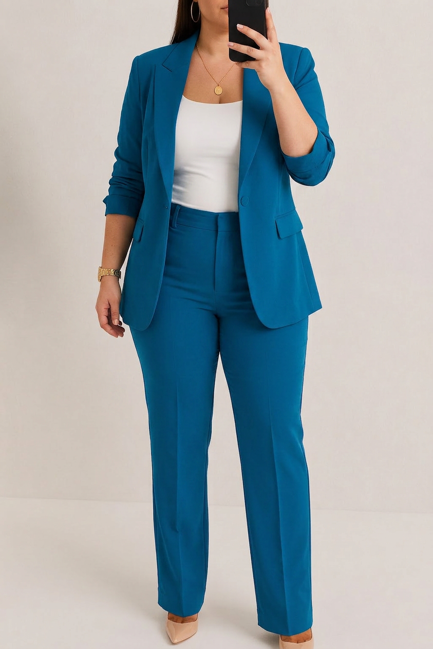 Alexa - Timeless Tailored Set - Plus size model