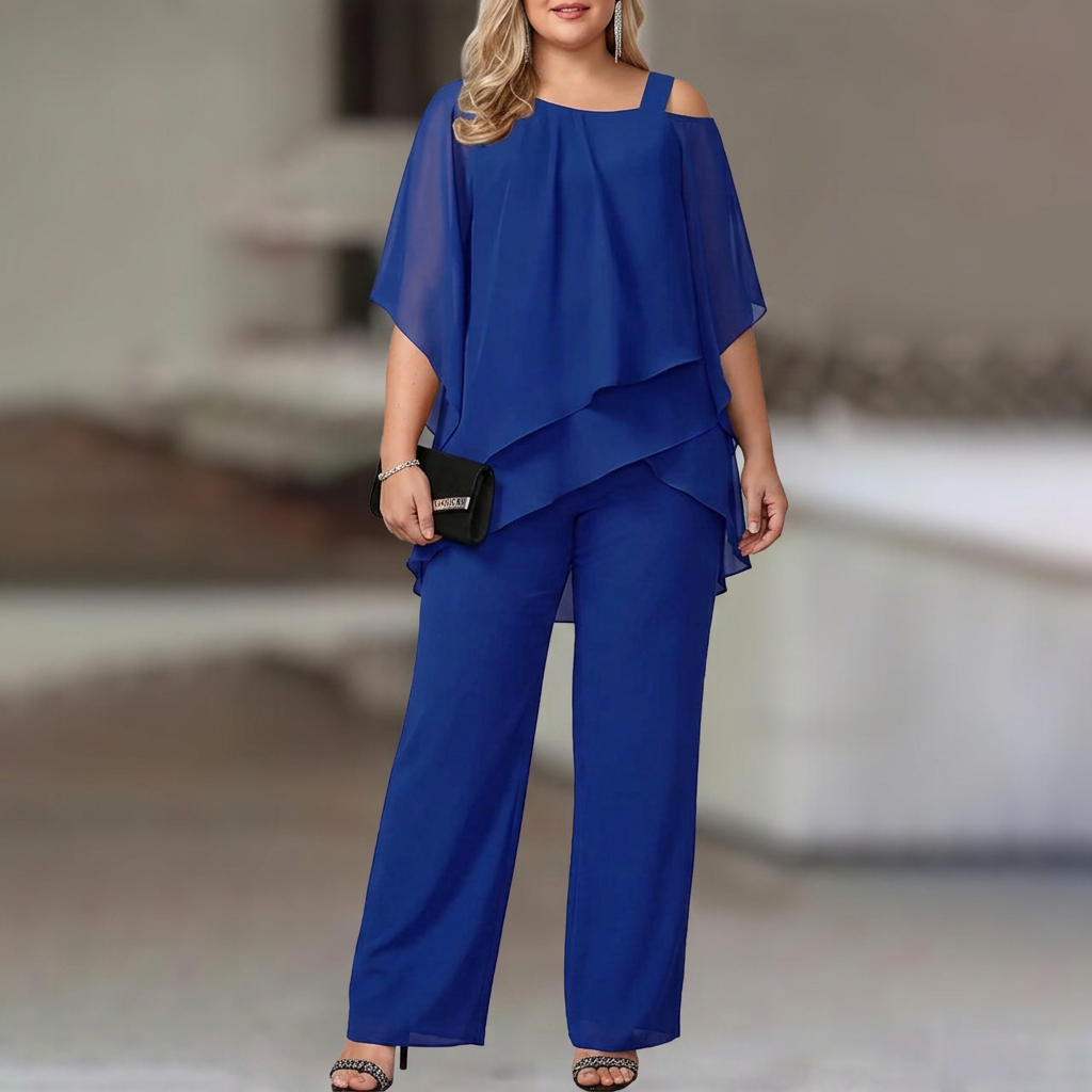 Lorenza™ | Co-ord Set Elegant Two-Piece - Plus size model