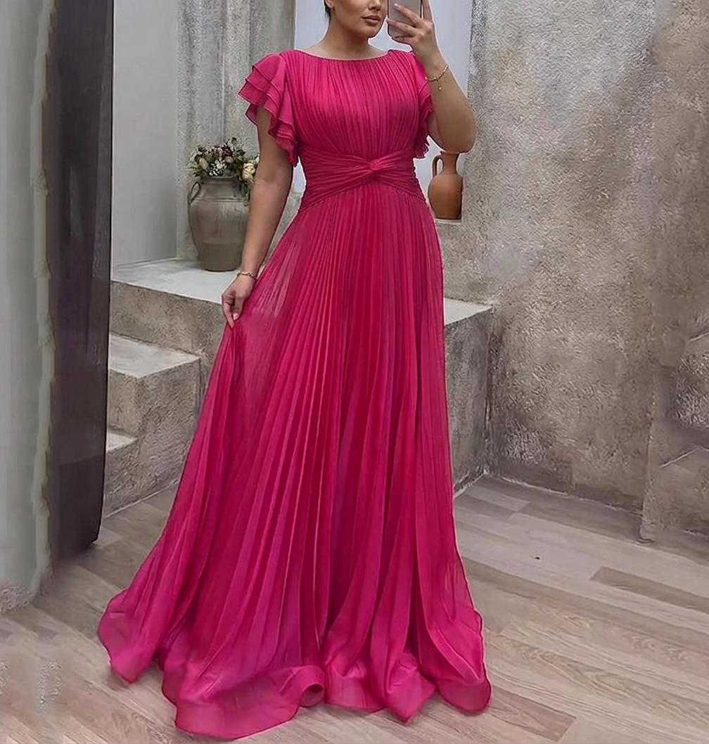 Liese - Evening Maxi Dress - Plus size model