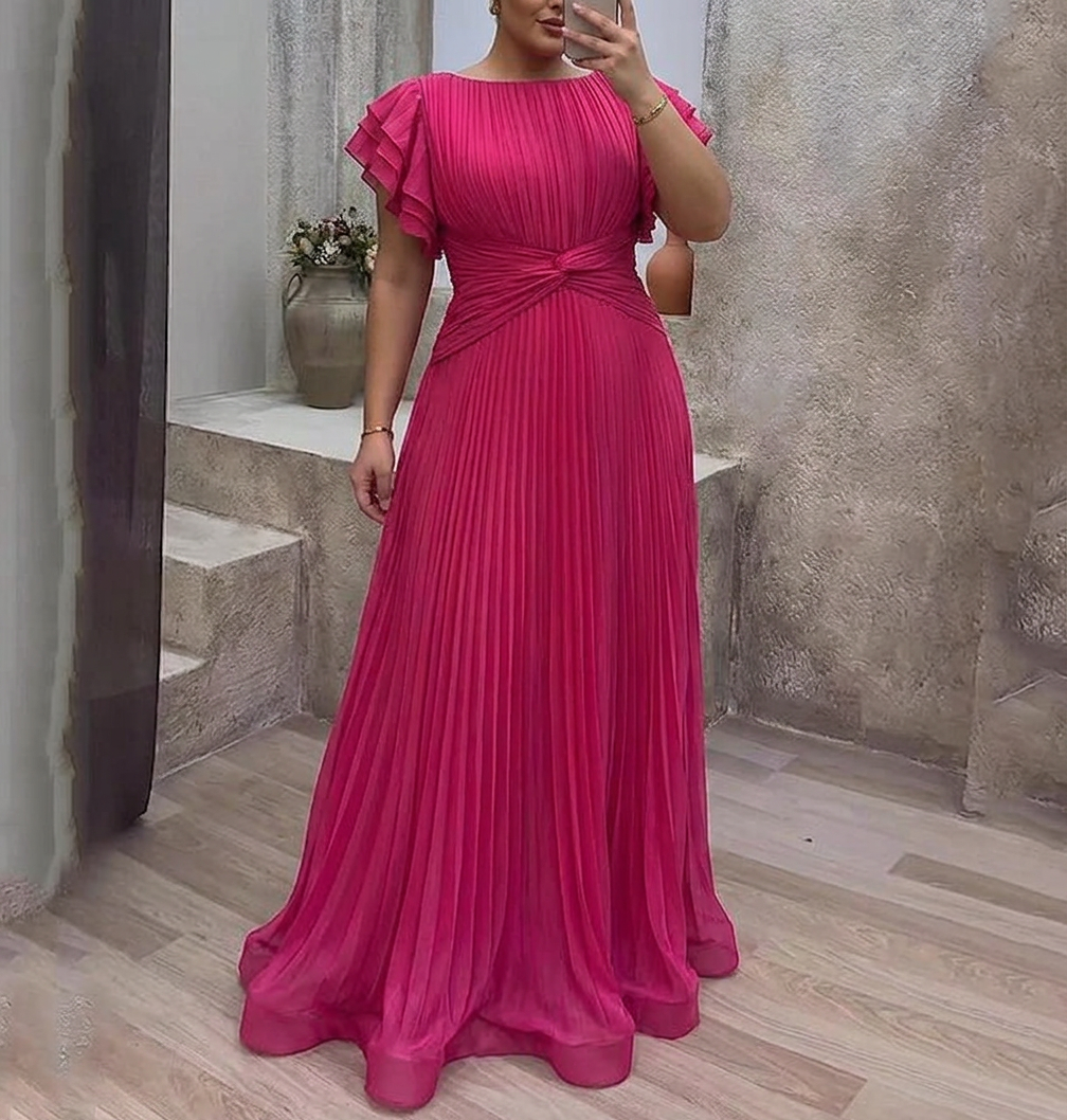 Liese - Evening Maxi Dress - Plus size model