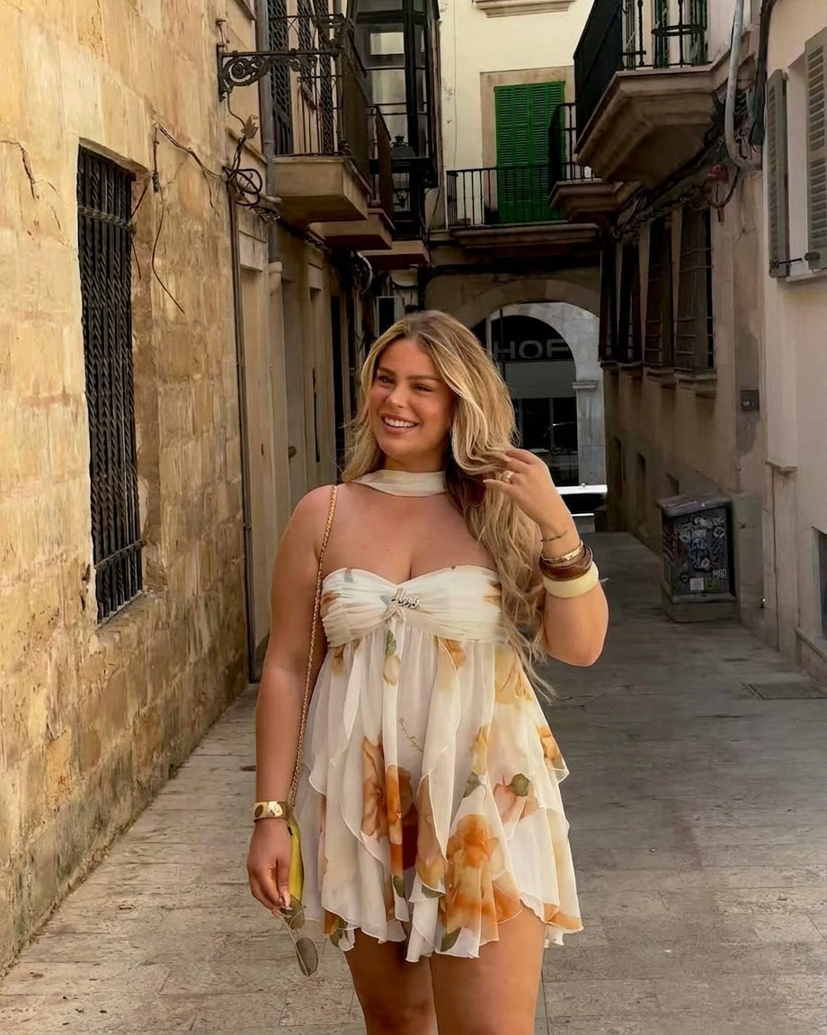 Usrella | Mini Dress - Plus size model