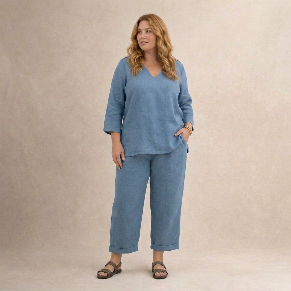 Marianne | Loose Linen Set - Plus size model