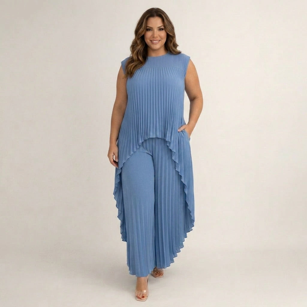 Halina | Elegant Pleated Set - Plus size model