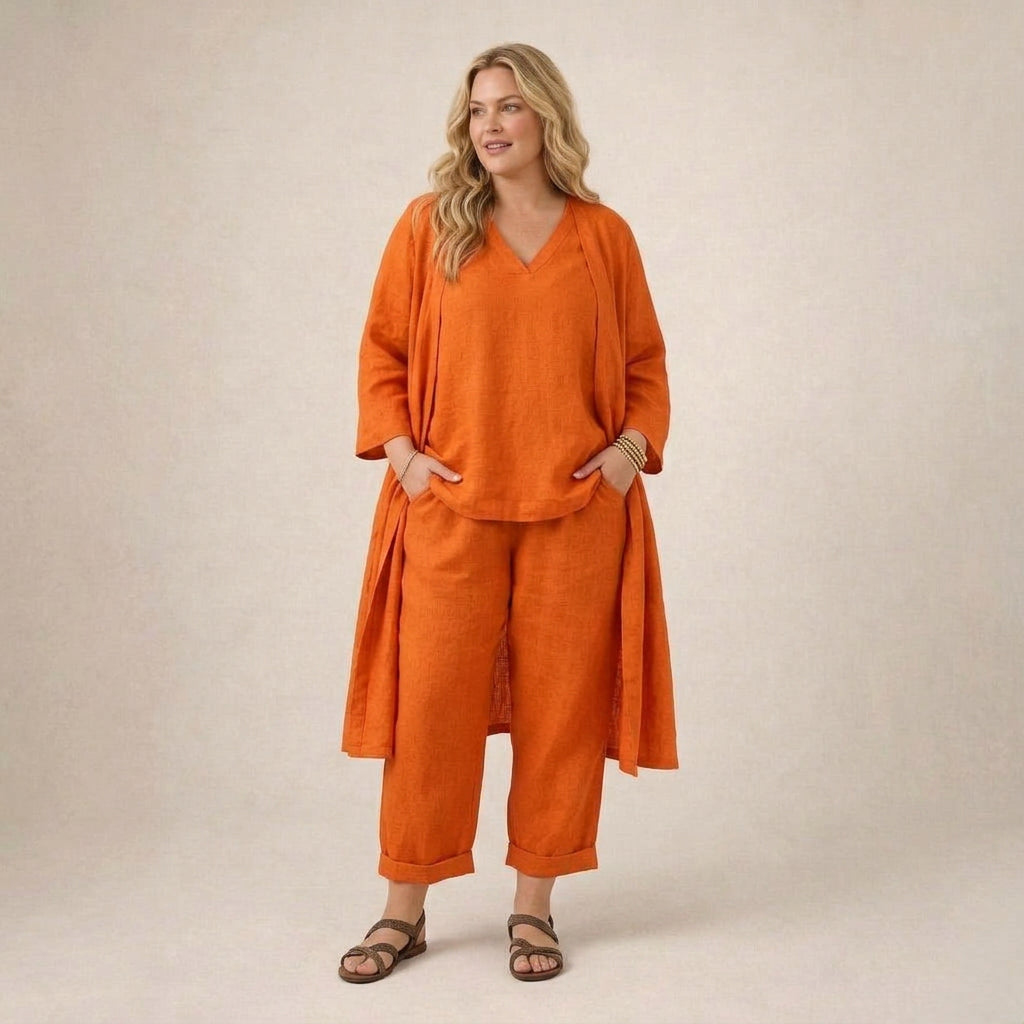 Marianne | Loose Linen Set - Plus size model