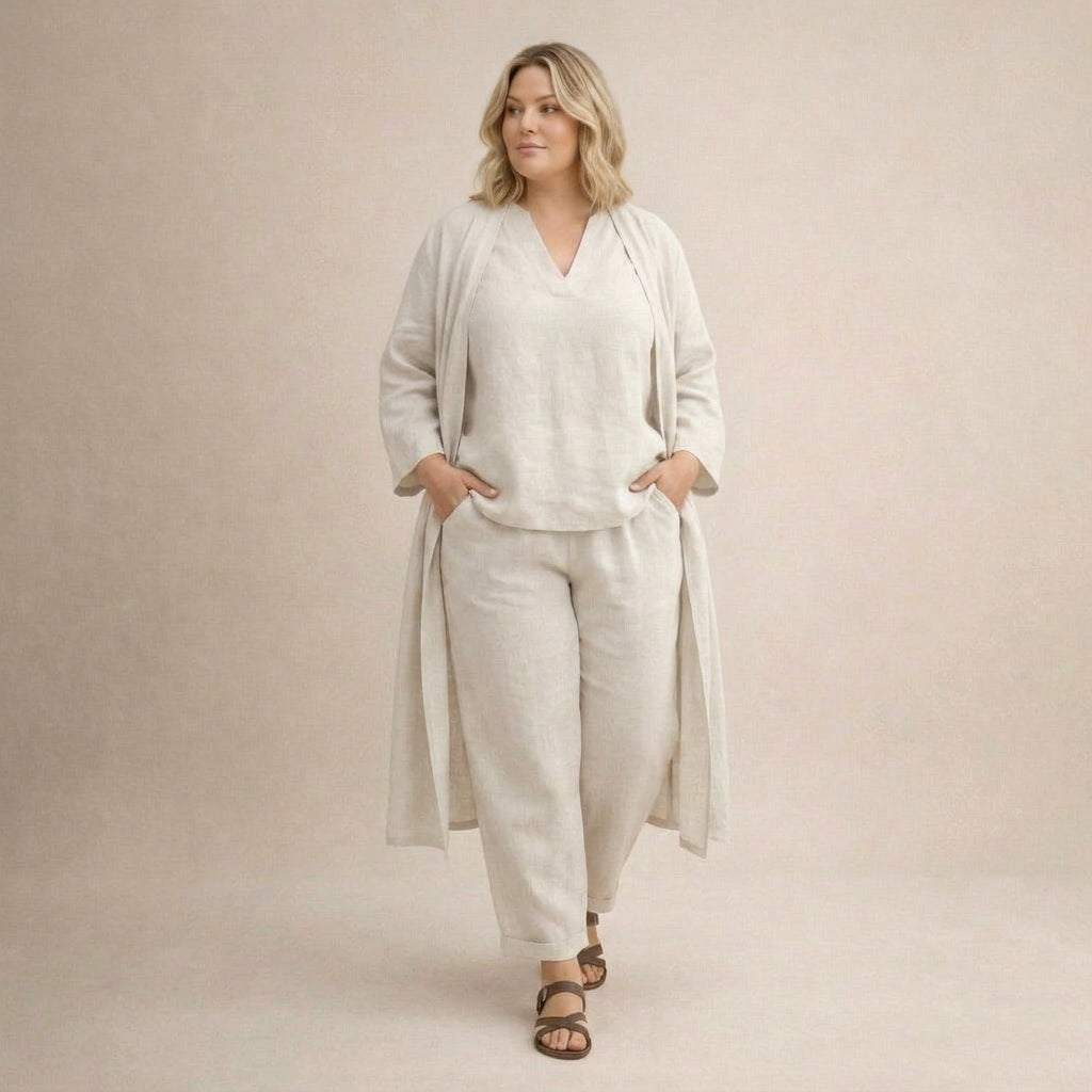 Marianne | Loose Linen Set - Plus size model