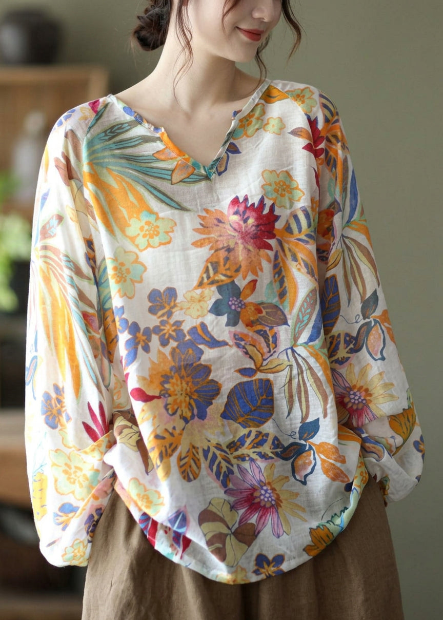 Emily - Floral Fall Blouse Long sleeve - Plus size model