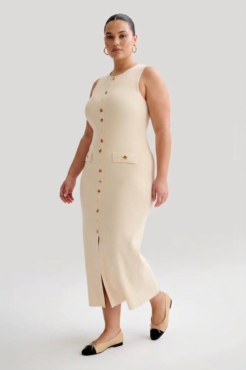 Bianca – Elegant Sleeveless Button-Up Bodycon Knit Maxi Dress - Plus size model