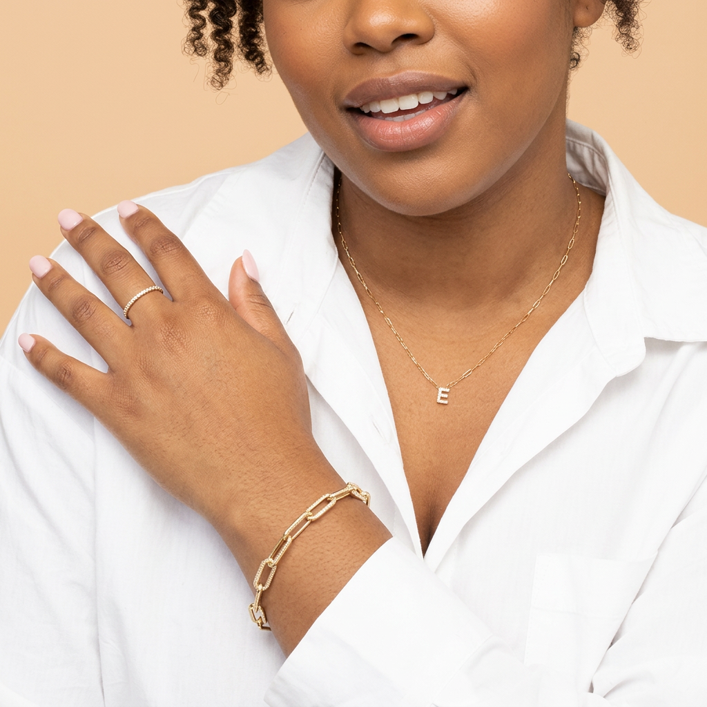 Love letter initial necklace | Gold - Plus size model