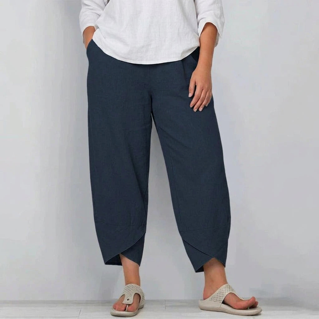 Tarni | Chic Summer Pants - Plus size model