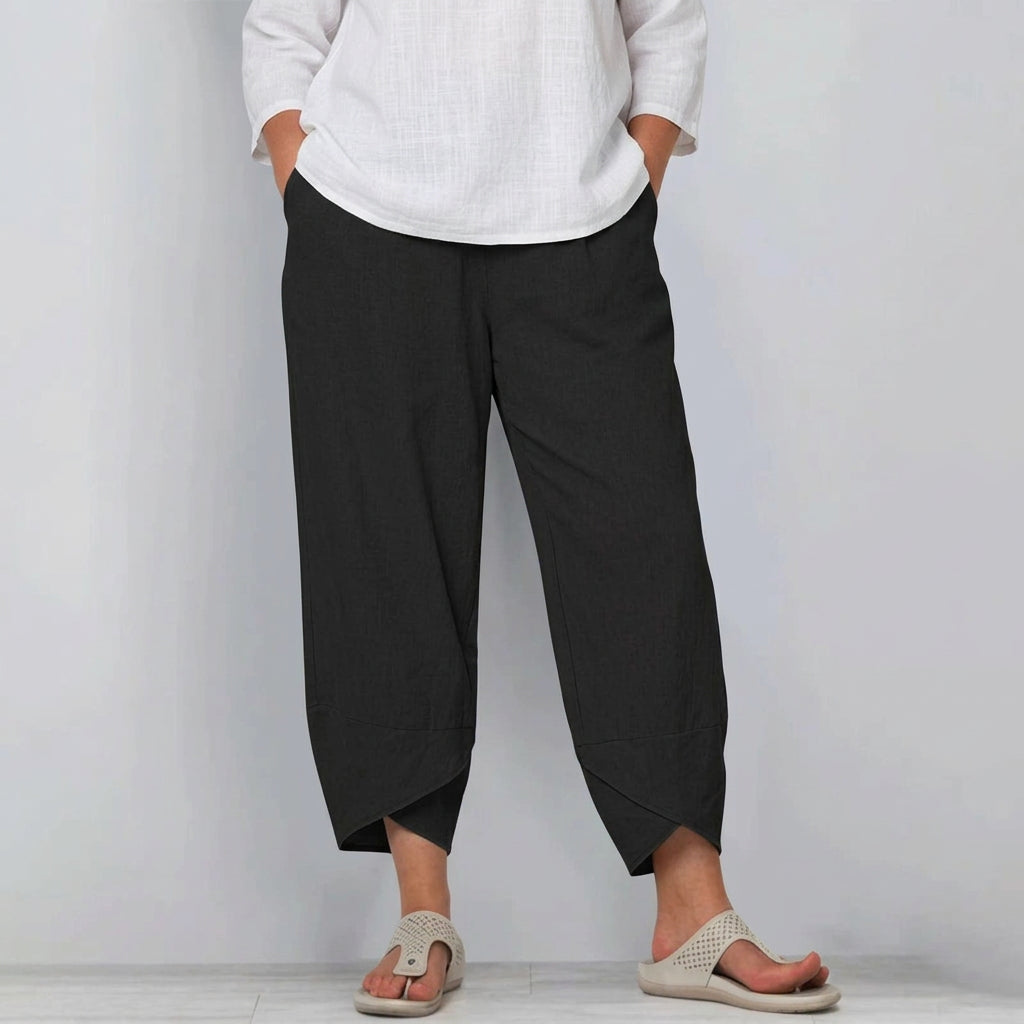 Tarni | Chic Summer Pants - Plus size model
