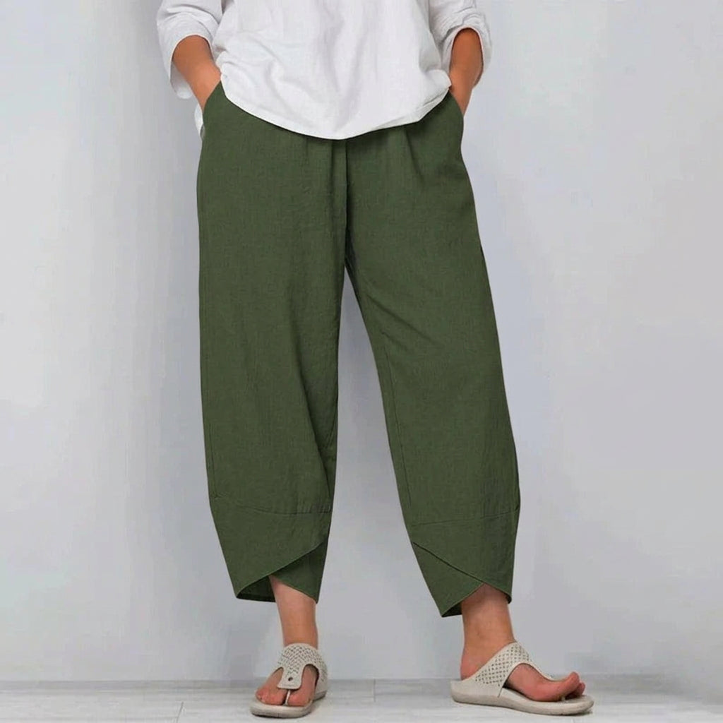 Tarni | Chic Summer Pants - Plus size model