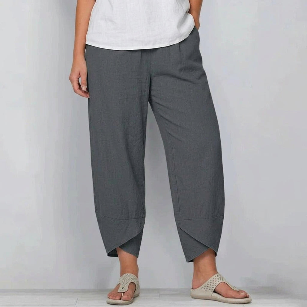 Tarni | Chic Summer Pants - Plus size model