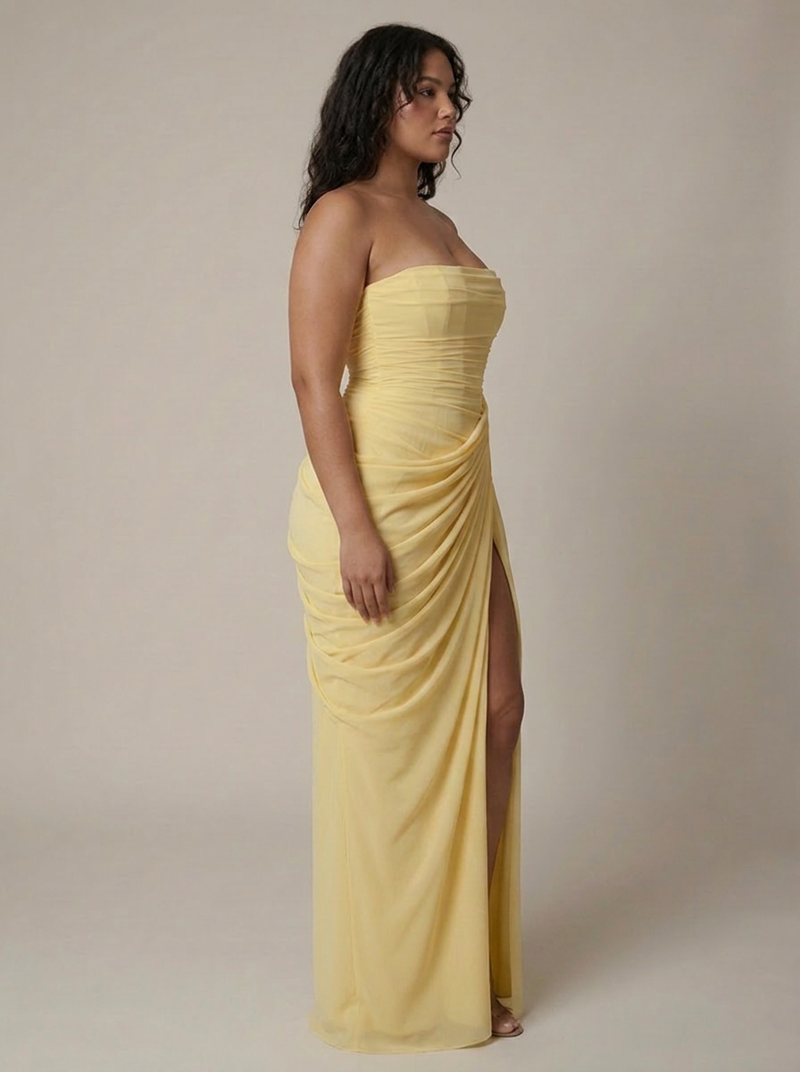 Kyara Maxi Dress - Plus size model